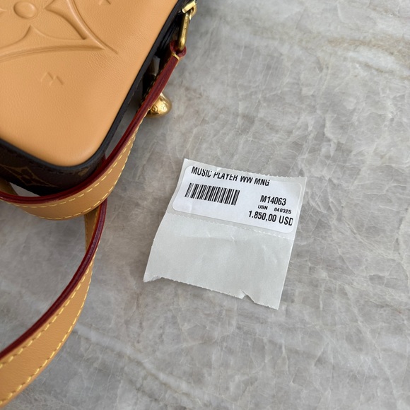 Louis Vuitton Music Player Wearable Wallet with Crossbody Strap Monogram - Picture 8 of 11